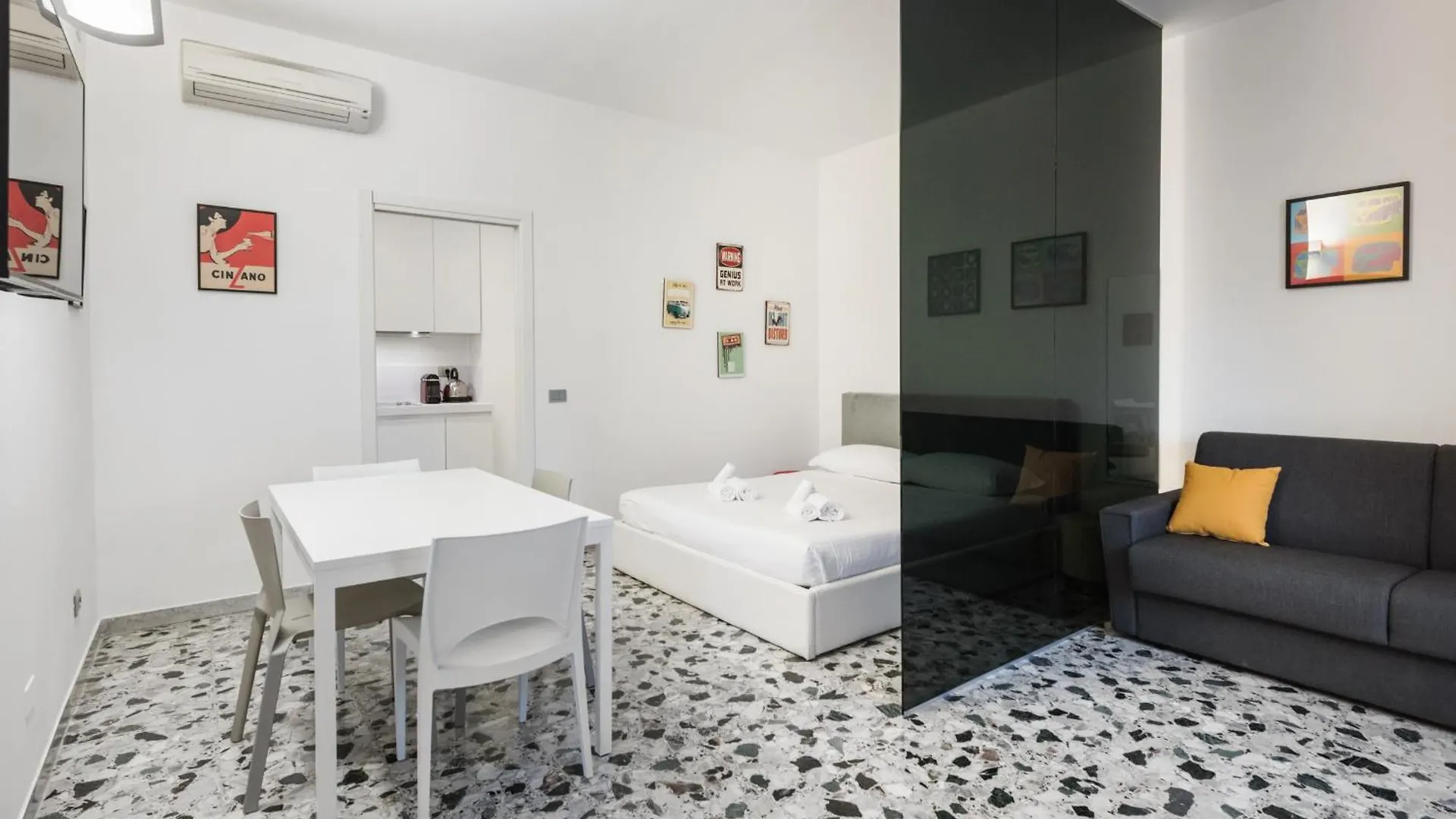 베로나 Flats4Rent Civico 5 아파트 0*,